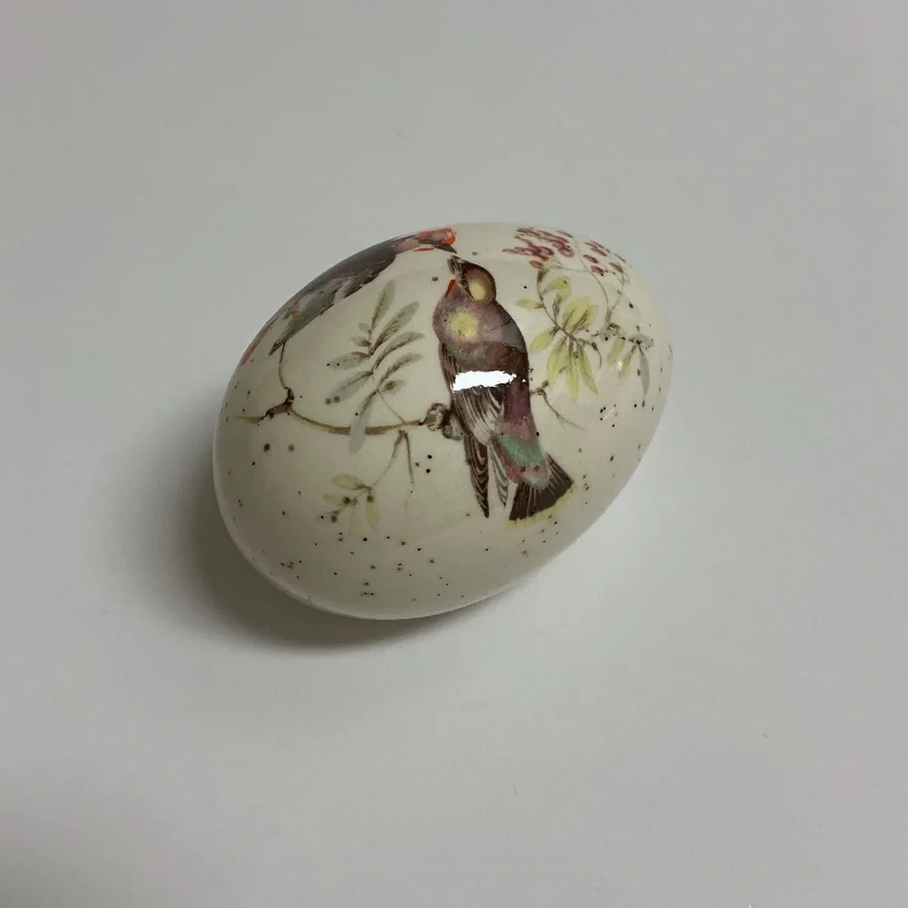 Red Finch Brown Birds on Ceramic Speckled Egg Berries Transferware Decor Vintage